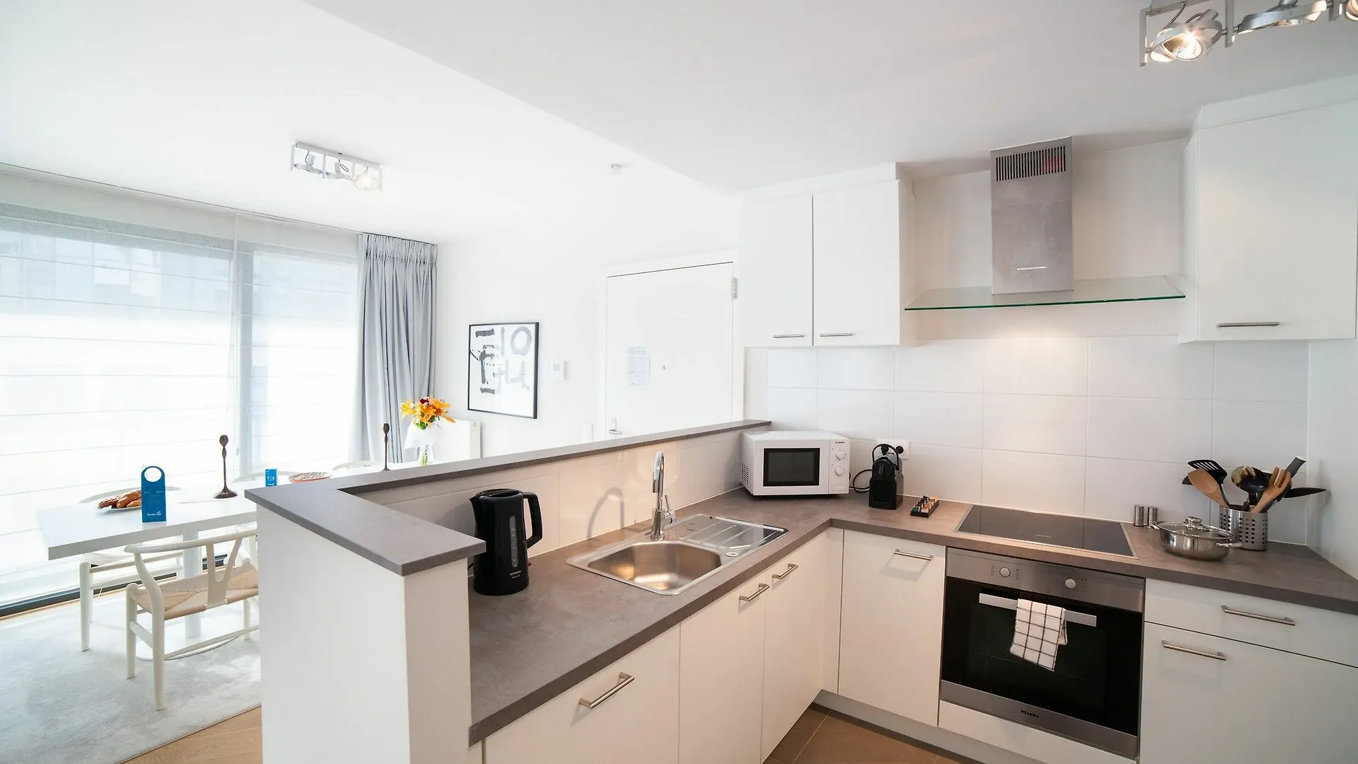 Sweet Inn Apartments - Madou Bruselas 0*,  Bélgica